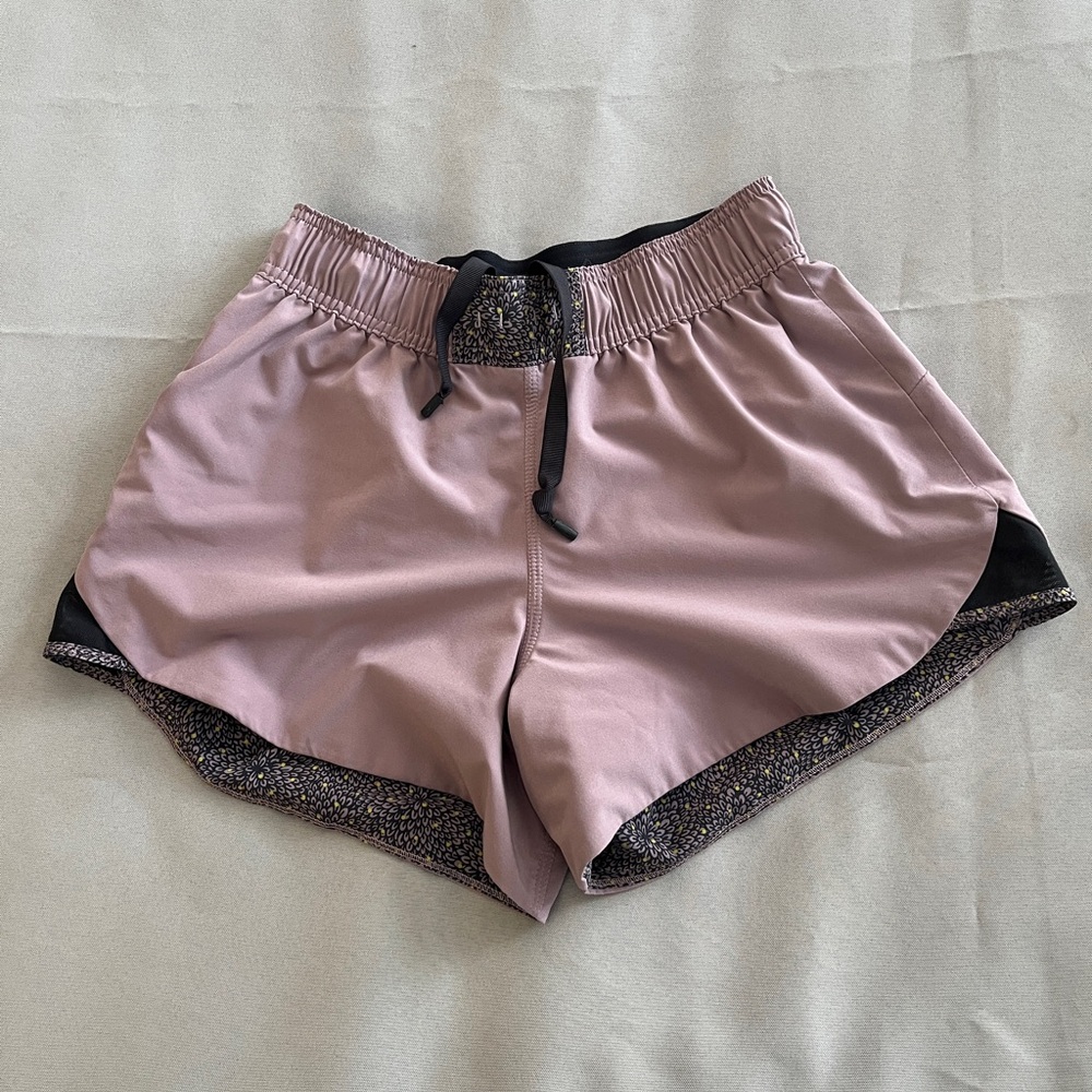 Lululemon reversible shorts - size 6
